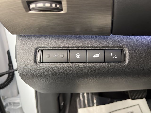 2025 Everest White Pearl Tricoat Nissan Pathfinder Platinum 4X4 SUV