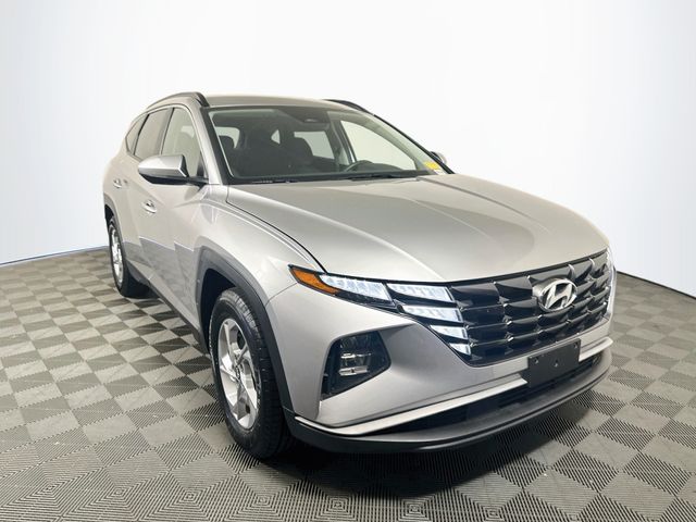 Shimmering Silver 2024 Hyundai Tucson SUV / Crossover Front-Wheel Drive 8-Speed Automatic