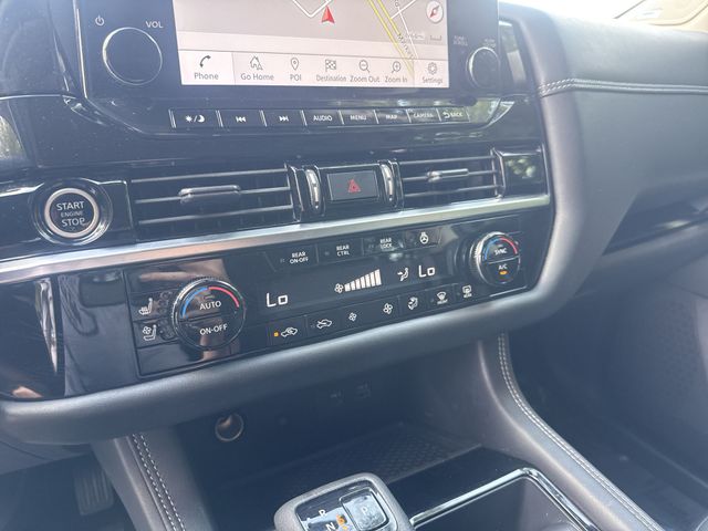 Used 2023 White Nissan Platinum image 27