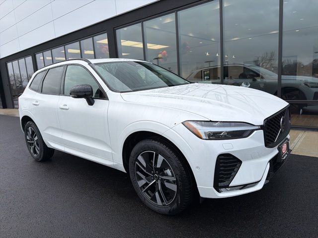 2026 Volvo XC60 B5 Plus