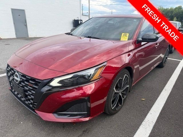 Red (Scarlet) 2023 Nissan Altima Sedan Front-Wheel Drive Continuously Variable Transmission
