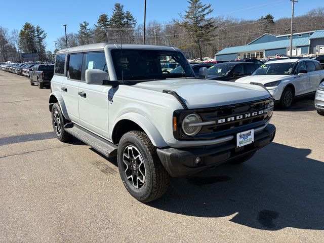 Avalanche Gray 2026 Ford Bronco Outer Banks 4-Door 4WD SUV / Crossover Four-Wheel Drive Automatic