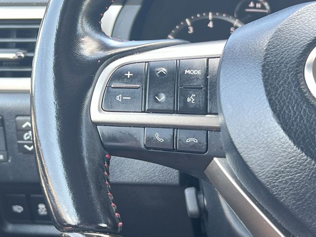 Used 2021  Lexus 460 Luxury image 29