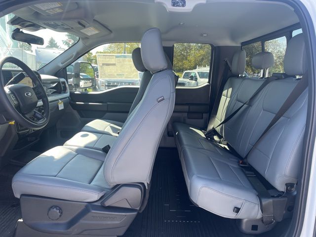 2025 Ford F-550 Chassis XL