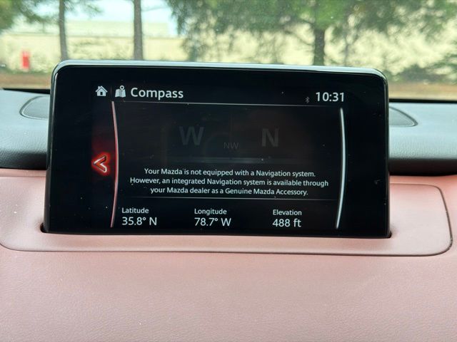 Used 2017 White Mazda Signature image 17