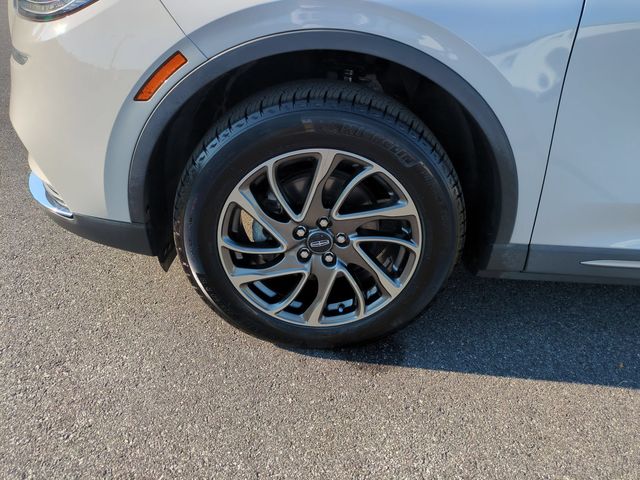 Used 2020 White Lincoln Standard image 10