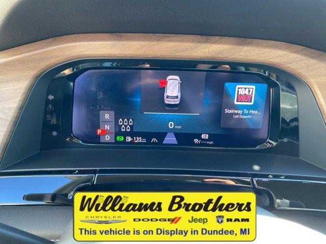 2024 Volkswagen Atlas 2.0T SE w/Technology - Aurora Red Metallic exterior view 13