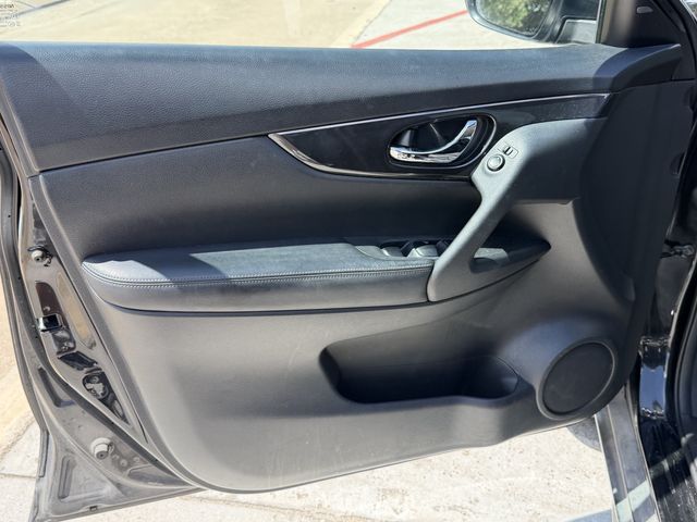 2019 Nissan Rogue SV Black at Bravo Nissan