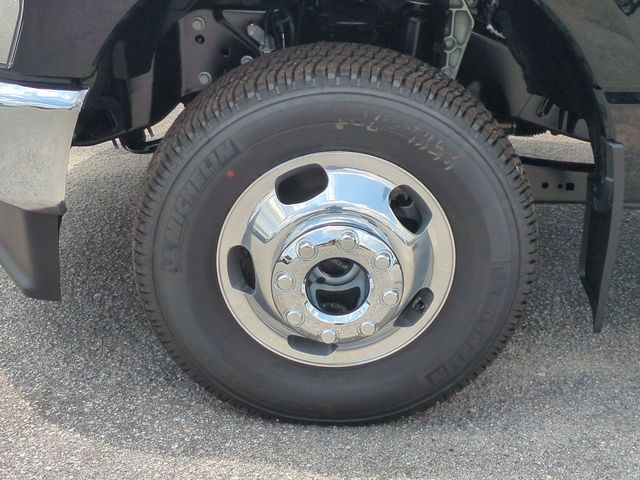 New 2026 Agate Black Metallic Ford F-350® Lariat® image 11