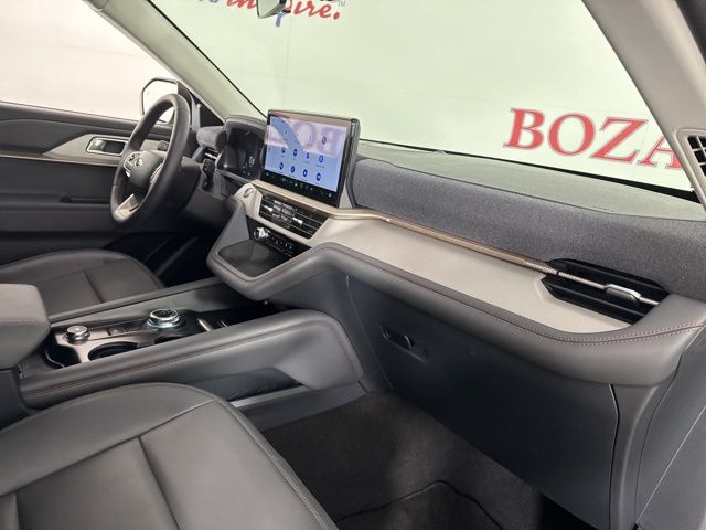 2025 Space White Metallic Ford Explorer Active RWD SUV