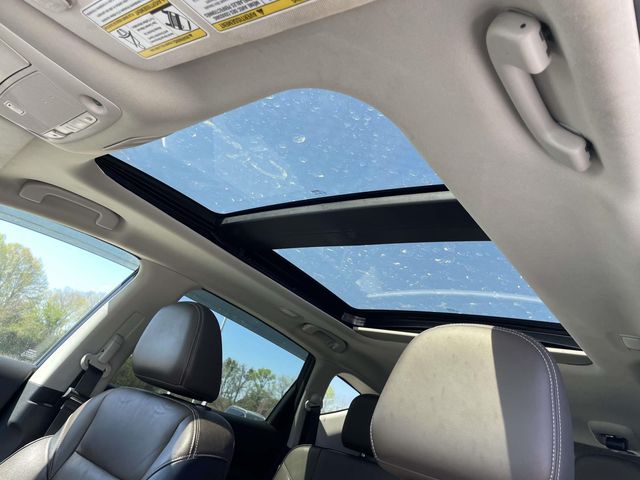 Used 2020 White Nissan Platinum image 14