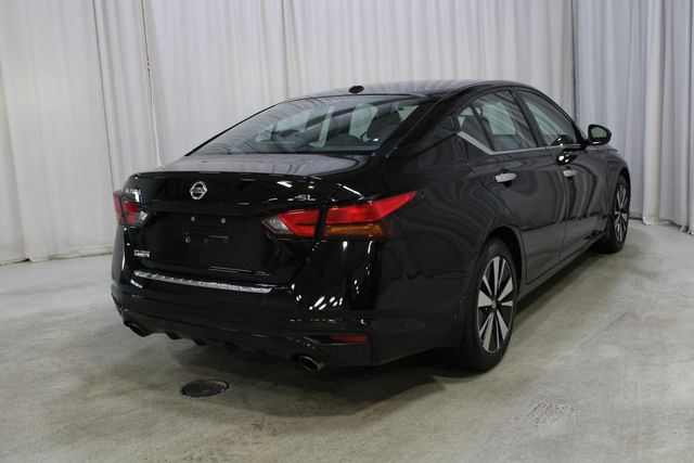 Used 2019 Black Nissan 2.5 SL image 24