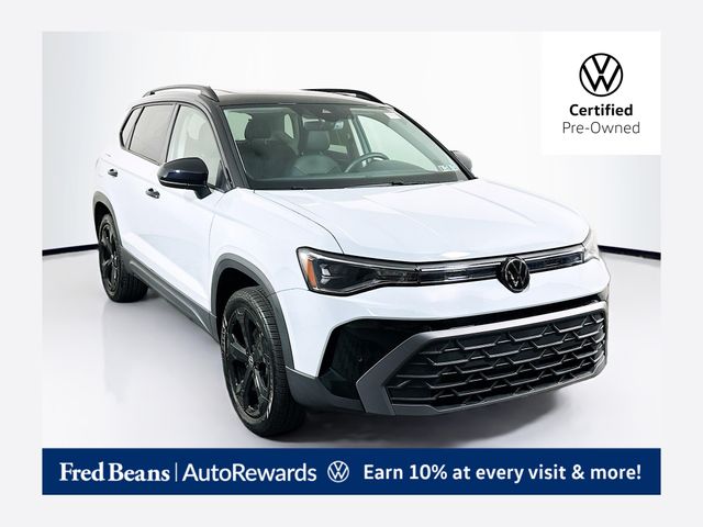 2025 Volkswagen Taos SE Black 4Motion
