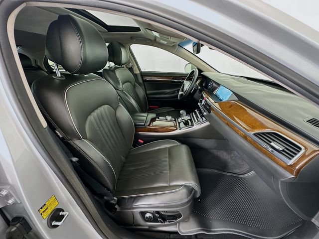 Thumbnail: 2017 Genesis G90 - 29