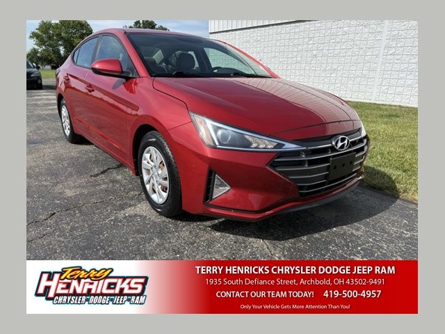 Scarlet Red 2019 Hyundai Elantra SE FWD Sedan Front-Wheel Drive 6-Speed Automatic