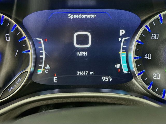Used 2024 Chrysler Pacifica Van