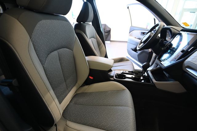 New 2026 White Subaru Premium image 20