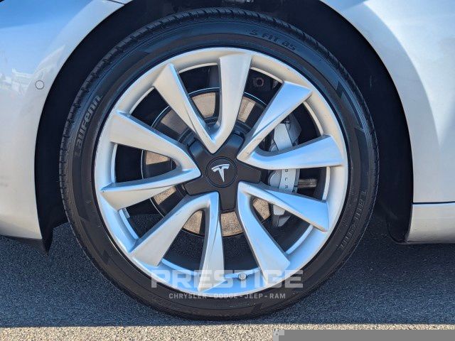 2018 Tesla Model 3 Long Range 26