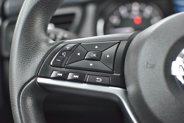 Used 2017 Nissan Rogue SL 4D Sport Utility