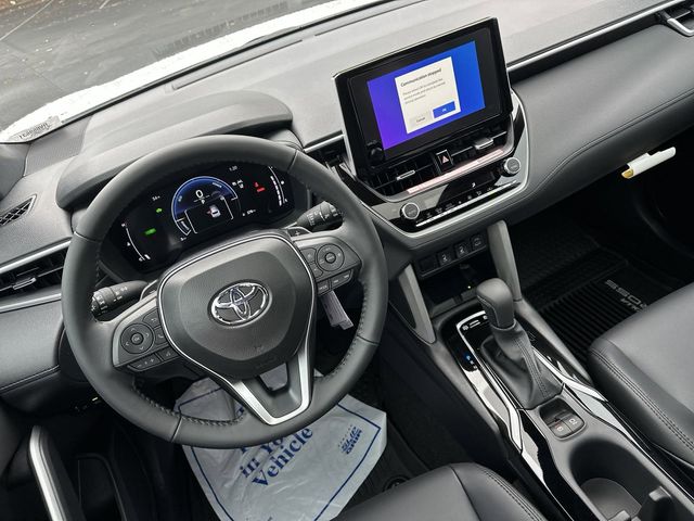 2024 Toyota Corolla Cross Hybrid XSE 13