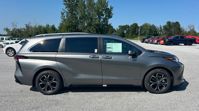 New 2026 Toyota Sienna Van