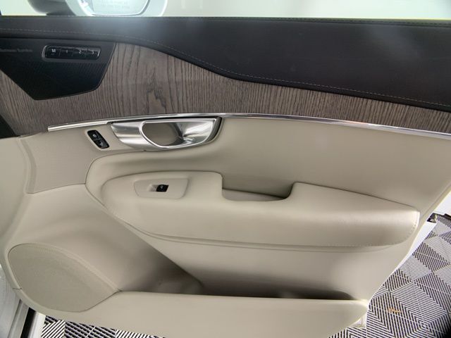 2021 Volvo XC90 T6 Inscription 31