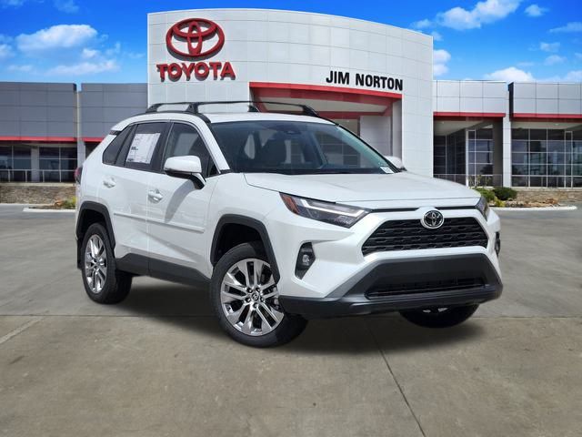 2025 Toyota RAV4 XLE Premium's photo