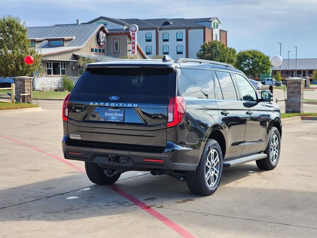 2025 Ford Expedition Base photo 2