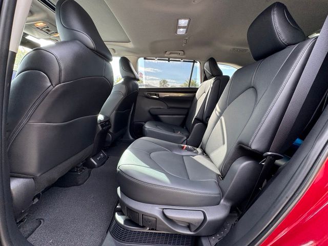 Used 2026 Toyota Highlander Hybrid SUV