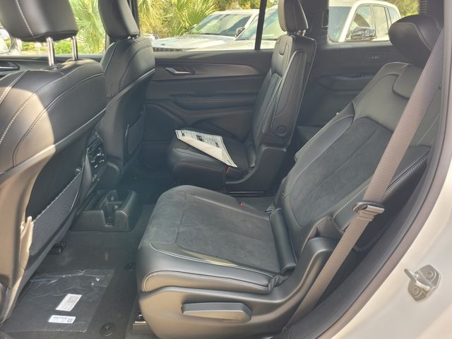 New 2025 White Jeep Altitude X image 7
