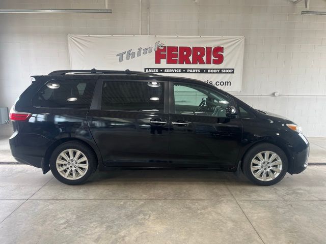 2015 Toyota Sienna XLE photo
