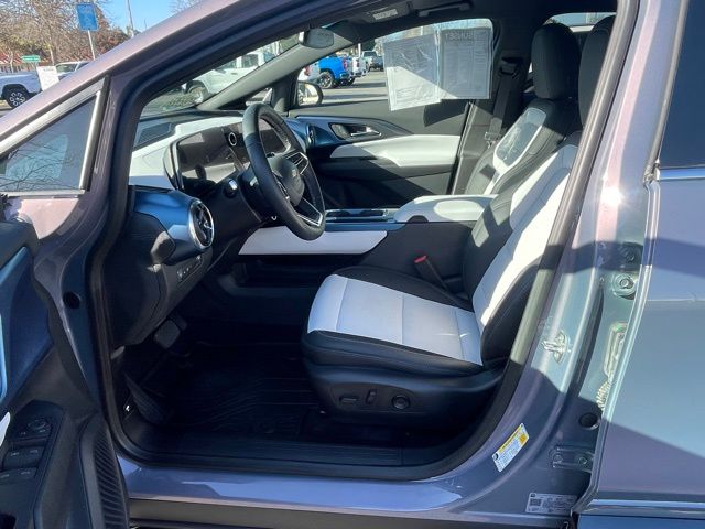 2024 Chevrolet Equinox EV LT photo