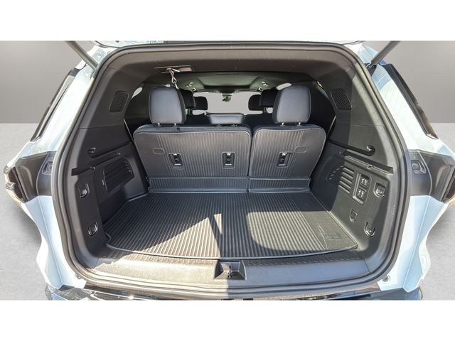 Used 2026 White Chevrolet High Country image 32