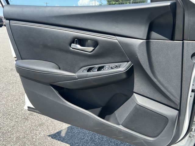Used 2025 White Nissan SV image 31