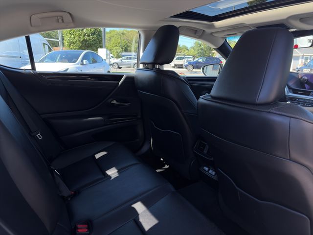 2021 LEXUS ES 250 AWD • PREMIUM PACKAGE • CLEAN CARFAX NAVIGATION • APPLE CARPLAY • HEATED & COOLED SEATS • BLIND SPOT MONITOR • PREMIUM PACKAGE Thumbnail