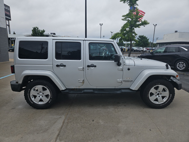 2012 Jeep Wrangler Unlimited Sahara 2