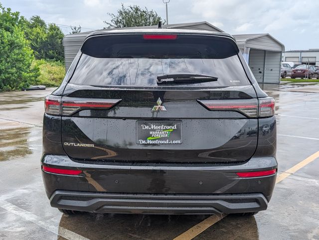2026 Mitsubishi Outlander ES Black at DeMontrond Gulf Freeway