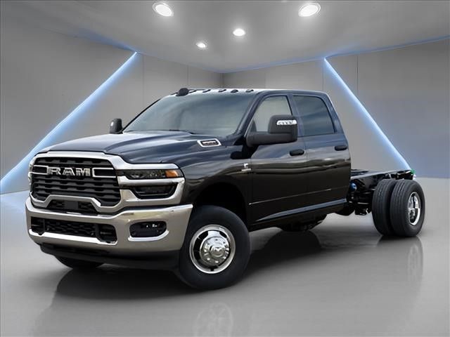 Diamond Black Crystal Pearlcoat 2026 RAM 3500 Chassis Tradesman Crew Cab LB DRW 4WD Pickup Truck Four-Wheel Drive 8-Speed Automatic