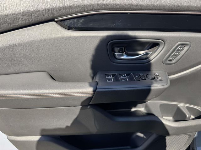 used 2025 Honda Pilot car, priced at $43,135