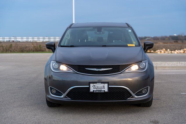 2017 Chrysler Pacifica Touring L 2