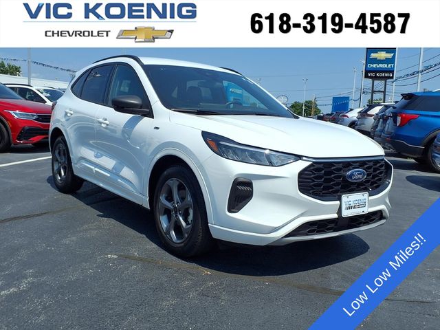 Oxford White 2023 Ford Escape SUV / Crossover Front-Wheel Drive 8-Speed Automatic