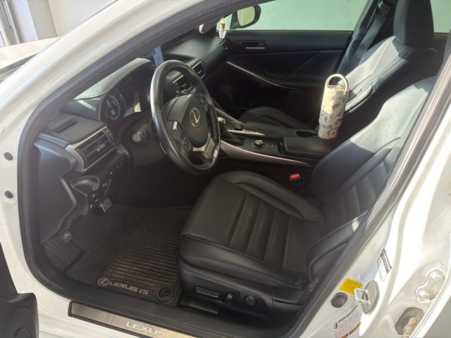 2019 Lexus IS 300 - 7