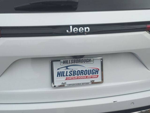 Used 2022 White Jeep 4xe image 22
