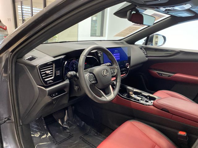 Used 2023  Lexus 350h Premium image 18