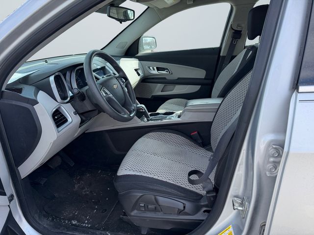 Used 2015 Silver Chevrolet LS image 9