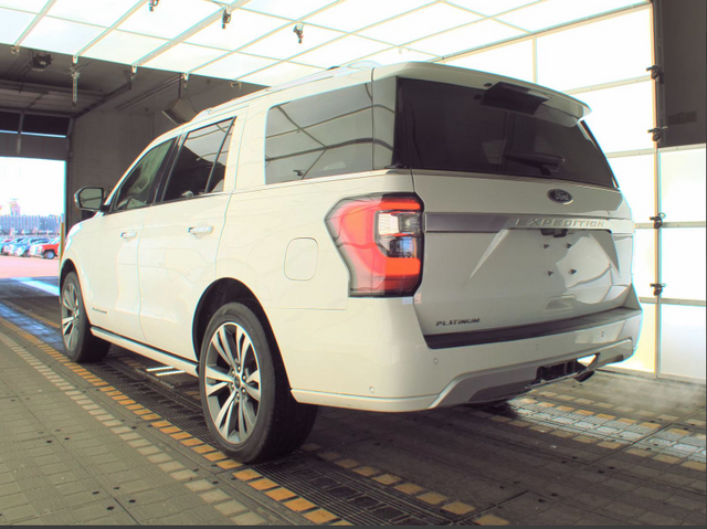 2021 White Ford Expedition Platinum 4X4 SUV