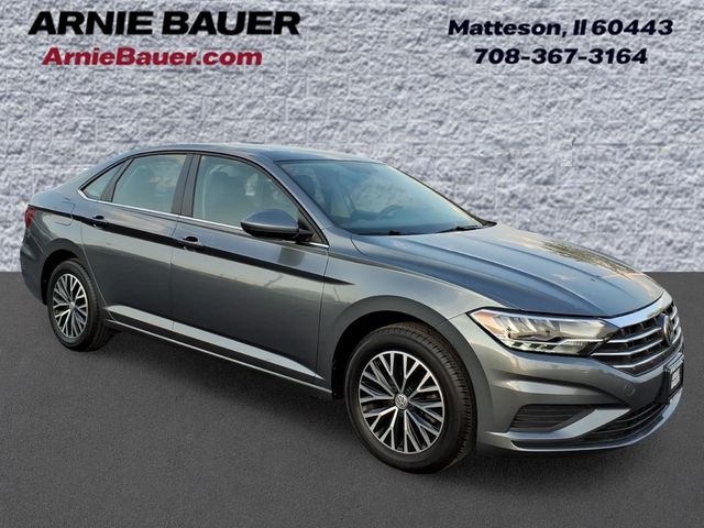 2019 Volkswagen Jetta Gris (Platinum Gray Metallic) Sedán Tracción delantera 8 velocidades Automática