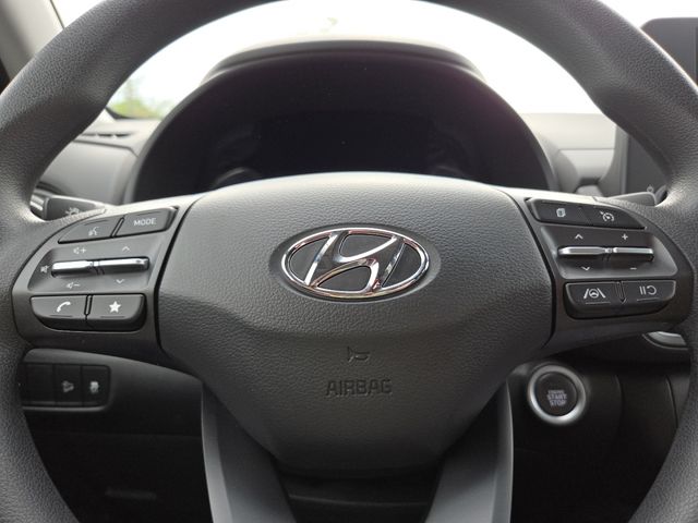 Used 2023 White Hyundai SEL image 30