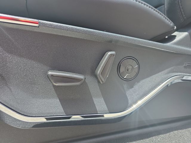 New 2026 Star White Metallic Tri-Coat Ford F-250® Platinum® image 30
