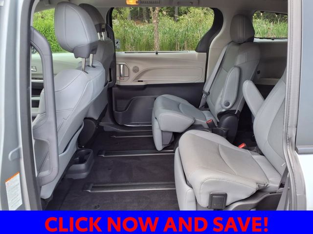 2024 Toyota Sienna Limited photo